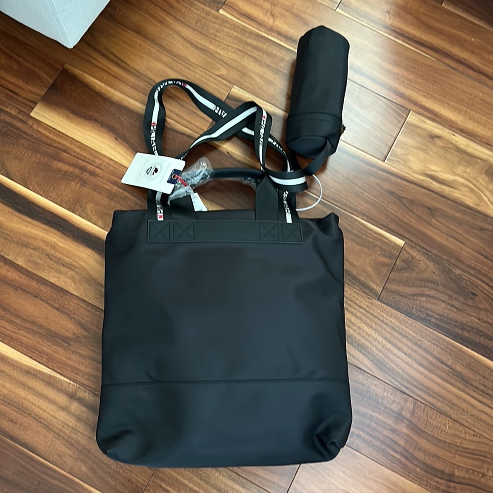 PAJAR CANADA BLACK LARGE DOUBLE HANDLE TOTE WITH CLIP ON WATER BOTTLE HOLDER NWT